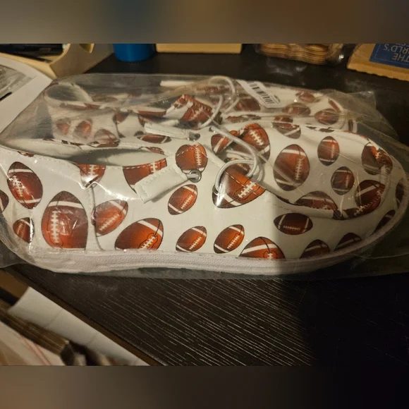 Womens slip on shoe - Picture 2 of 3